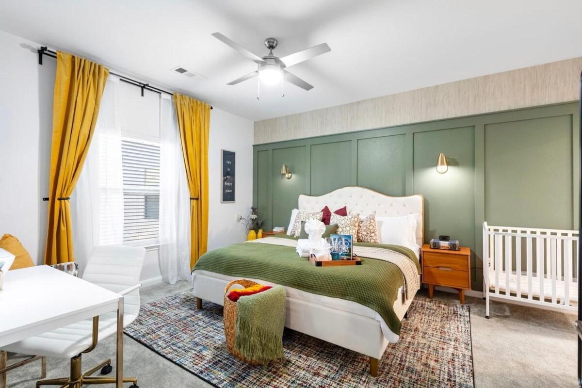 Regal Hideaway - Luxury Gated 1br With Pool And Gym - Pets Allowed Gated